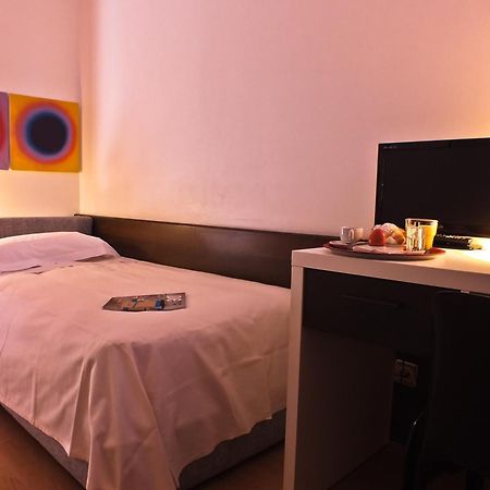 Hotel Garni Centro Chiasso Esterno foto